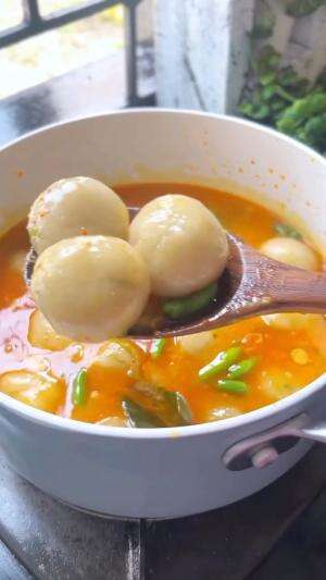 MENU MASAKAN RUMAHAN SIMPLE
“Cilok Mercon Isi Kornet”
#Cooking #inspiration #Menumasakanrumahan #Tips #Trik #Idejualan #ummuhusna