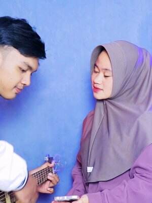 GORESAN CINTA - RHEINA (Adakah sesayat luka yang kau goreskan kedalam hatiku) Cover Ivan Sany #MyFirstVideoOnHOT+
