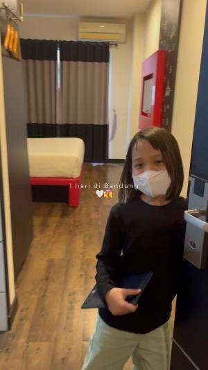 Edisi liburan sambil nemenin papa kerja 😜  #staycationbandung  #Bandung #familytime 