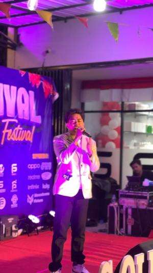  #IDOL_XIV  NAMA Fransiskus Brayen USIA 21 Tahun KOTA DOMISILI Makassar JUDUL LAGU A song for you