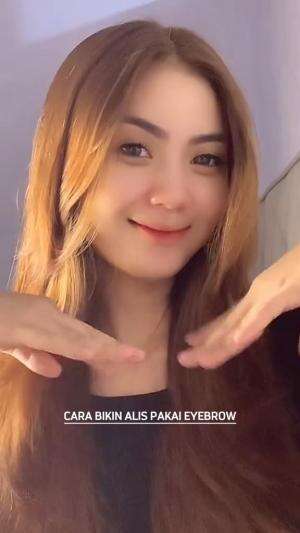 Next mau aku bikinin tutorial apalagi nih boleh komen yaa !! #tutorialalis #eyebrow #makeup # beauty #chikaaprlaa