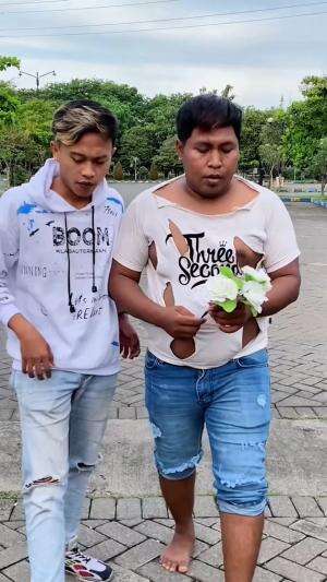 Cinta jangan lihat dari luar nya aja