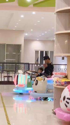 Nyenengin anak dulu haha