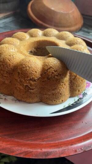 MENU CEMILAN RUMAHAN
“Bolu Pisang Kukus”
#Cooking #inspiration #Menumasakanrumahan #Tips #Trik #Idejualan #ummuhusna