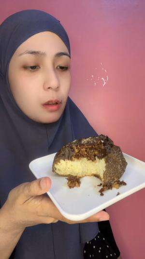 jadi kesurupan karna makan roti setan melotot 