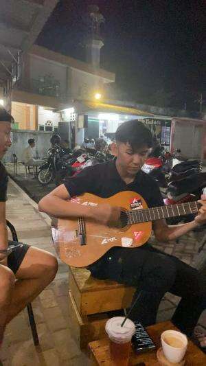 Song di terminal simpang 3 nusa indah (bati-bati, Tanah Laut, Kalsel)  #song  #Pengamenjalanan 