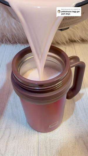 bikin yoghurt pake susu stoberi hasilnya seger banget buat buka puasa