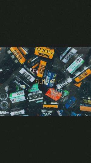 kamera dengan film roll 35mm pernah populer di jaman nya 🤭 #old #vintage #35mm #filmrolls