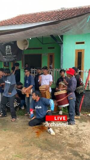 Banyak pemuda yg kesurupan  #Kesurupan #kudalumping 