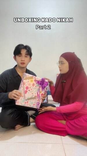unboxing kado nikah kedua dapet apa yaa?