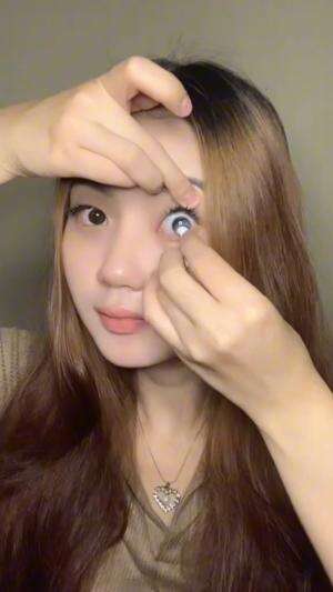 Warna softlens kesukaan kuuuu #softlens #beauty #chikaaprlaa