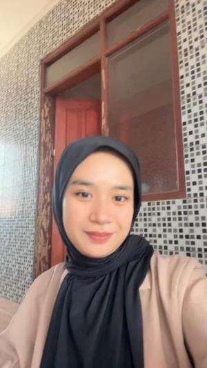IDOL_XIV NAMA JIHAN MILDA MILDANI USIA 23 TAHUN KOTA DOMISILI BANDUNG JUDUL LAGU NADIN AMIZAH BERTAUT 