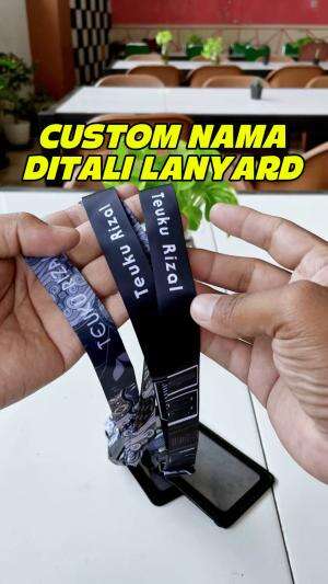 Lanyard custom nama ukuran 2 cm full printing 2 sisi gratis card holder dan O ring. 

#lanyardcustommurah #talilanyard #lanyardcustom #lanya