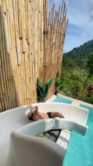 salah 1 villa yg seru di sentul  #reviewtempatliburan  #villa  #sentul  #liburankeluarga 