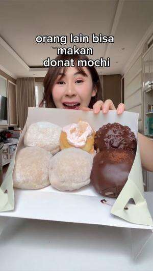 donat mochi ❌
donat & mochi ✅