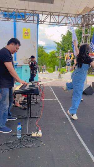 Perfrom di alun2 purworejo