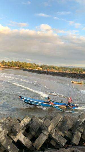 meluncurr #udang #nelayan #laut #jaring #ikan #fbpro #reels #reelsviral #duniaikan #skils #fyp #trending
