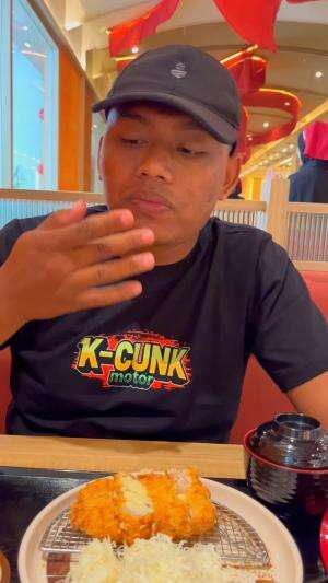 Yuhuu lahapnya suamiku makan hehehe #makan #makanmakan #enak #sedap #mantap #yummi #kamikatsu #fyp  #jedamergawe  #RCTIPlus  #HOTrctiplus  #