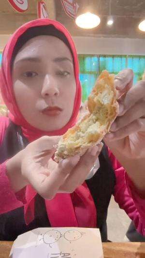 donut pinkan mambo belum launching jadinya makan nama donut aja deh