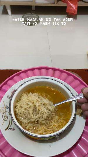 Sek penting maem sek hehehe #makan #masak #makanmakan #enak #sedap #mantap #mie #mieinstan #lapar #yummii #fyp  #HOTrctiplus  #HOTrctiplus  