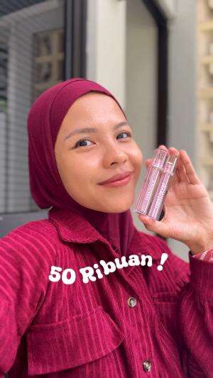 Lipcream tapi ringan dan gak bikin kering 😍 cobain deh  #Beauty  #makeup #lipstik #reviewmakeup