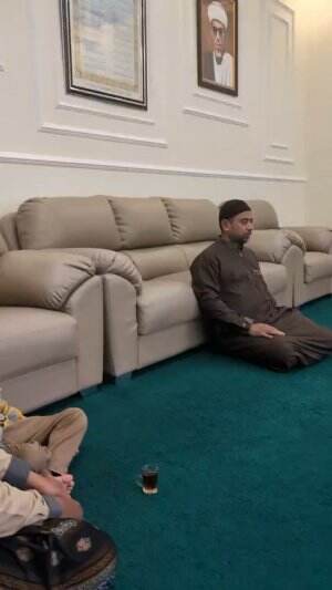 Bersama guru kami ustadz husain abdun DARUTTAHUID MALANG JAWA TIMUR