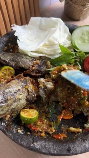 MENU MASAKAN RUMAHAN SIMPLE
“Lele Penyet”
#Cooking #inspiration #Menumasakanrumahan #Tips #Trik #Idejualan #ummuhusna
