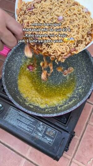 gileee😱‼️ kalo martabak mie iput segede ini + topping keju bakal dijual 1 juta kah? 🤔