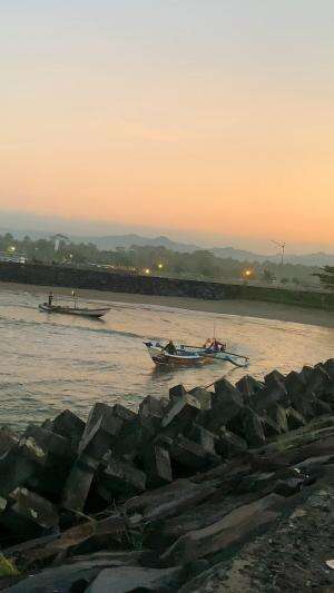 beginilah suasana pagi hari di pangandaran 