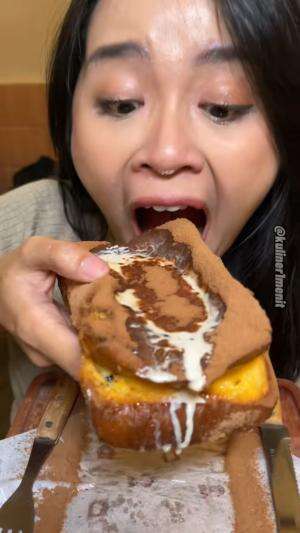 cobain roti moncrot khas jepang