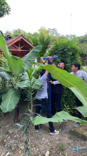 Kudu semangat terus berjuang di puntir-puntir nganti metu banyune wkwkw #kuli #kuliproyek #kulibangunan #kerja #kerjakeras #semangat #gigih 