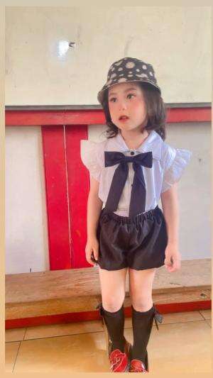 Gemesnya... suruh jd model capekk😂😂