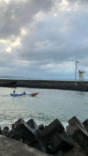 cuaca extreme tetap melaut.