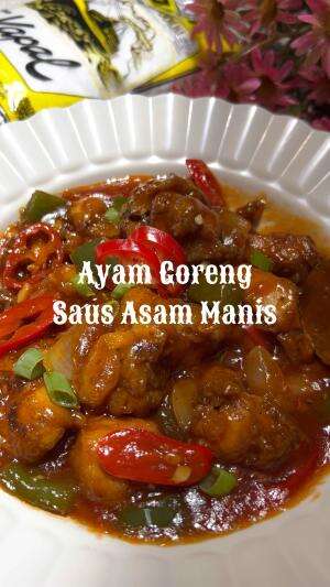 Makan siang dulu yuk guys 🍚🍗🍛