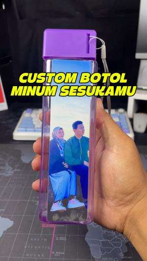 Sekarang bisa custom botol minum sesukamu yang full color tanpa minimal pembelian.  Cocok dijadikan hadiah ataupun souvernir yang menarik da