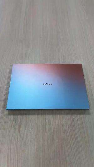 Laptop #InfiniXBOOKB14 adalah pilihan yang tepat untuk kalian yang cari performa, style dan juga portabilitas tinggi #DesainKuatKinerjaCepat