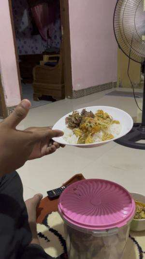 Menu makan buat suami aku hehehe menu kesukaan dia ya guyss oseng cumi jan mantep tenan wkwkw #makan #cumi #eat #food #enak #sedap #mantap #