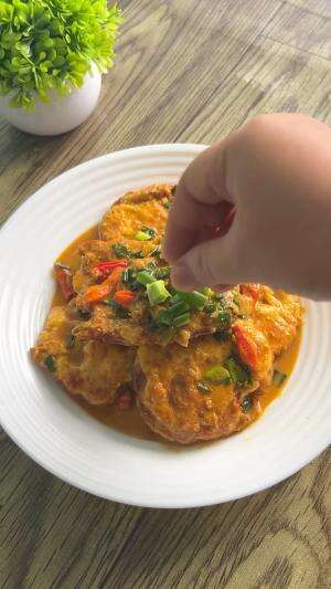 MENU MASAKAN RUMAHAN SIMPLE
“Telur Kuah Kari”
#Cooking #inspiration #Menumasakanrumahan #Tips #Trik #Idejualan #ummuhusna
