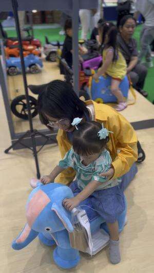 Jalan-jalan seharian di imbex 2025 ! seru banget deh bisa main kesana kemari 😍 #imbex2025 #kakakadik #siblings #bayilucu #imbexseries