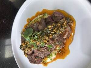 “Daging juicy, mentega bawang putih wangi, mashed potato creamy… yang ini nggak bisa ditolak.” #ribeye 