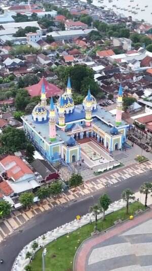 Masjid agung Tuban cakep banget lurr sekarang #drone #dji #masjid #masjidagungtuban #tuban #jedamergawe #fyp #capcut #RCTIPlus  #HOTrctiplus