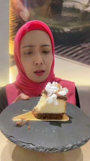 jangan coba-coba pesen cheesecake harga 1 juta pas lagi tanggal tua ‼️