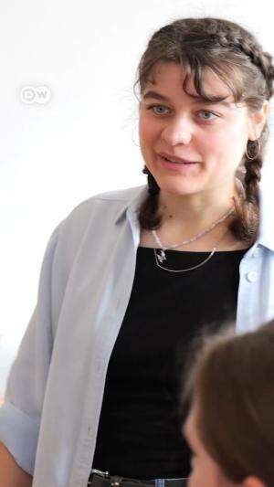 DW Stories Akomodasi gratis untuk membantu anak sekolah