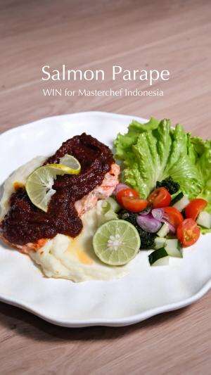 Saat salmon bertemu parape, dari rasa tradisi ke piring kompetisi, suatu perpaduan berani dari hati perempuan Makassar. Karena ini bukan sek