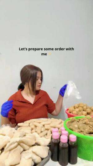 Ceritanya a day in my life as a pempek maker hihihi