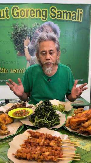 akhirnya aku bisa nyobain jukut goreng alm. kang Mus preman pensiun