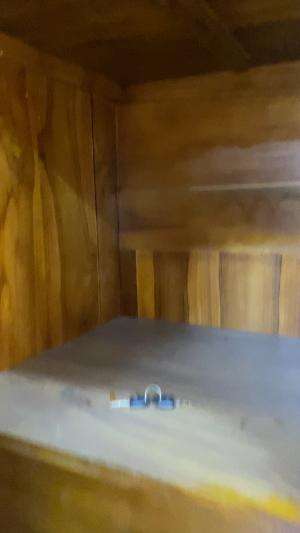 Beli lemari buat lamaran 