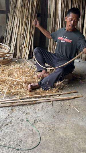 Kerajinan tangan tradisional pembuatan tambir  #kerajinantangan  #RCTIPlus  #tradisional  #jogja 