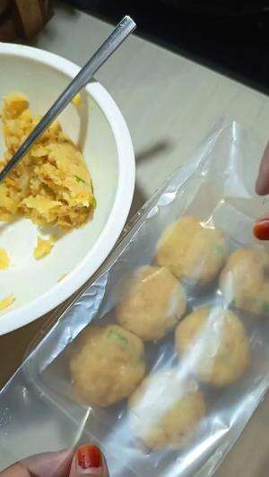 MENU MASAKAN RUMAHAN SIMPLE
“Perkedel Kentang”
#Cooking #inspiration #Menumasakanrumahan #Tips #Trik #Idejualan #ummuhusna