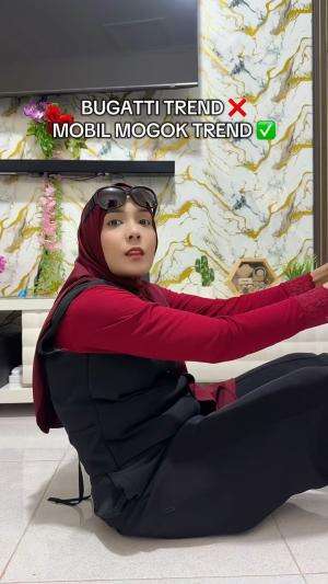 bugatti mobil mogok kehabisan bensin